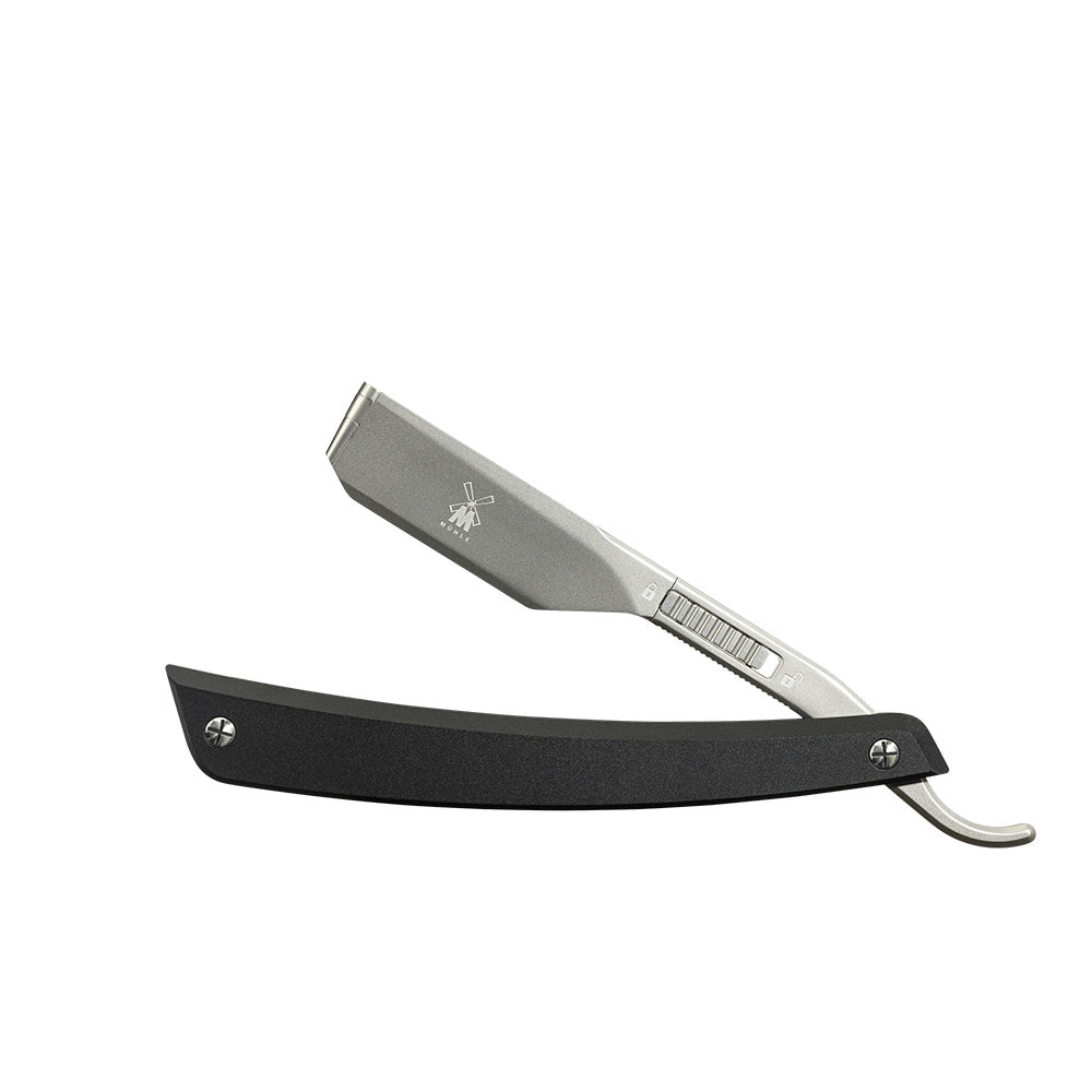 Nahaufnahme des ENTHUSIAST PRO Rasiermessers mit austauschbarer Klinge und glänzenden Aluminiumgriff.