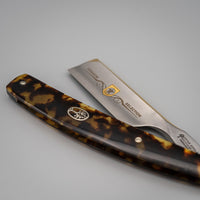 Detailaufnahme vom Böker Rasiermesser Schildpatt 2.0 mit 6/8 Zoll Klinge