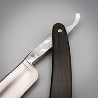 Detailansicht des Rasiermesser Böker Pearl Scale Tang 6/8"