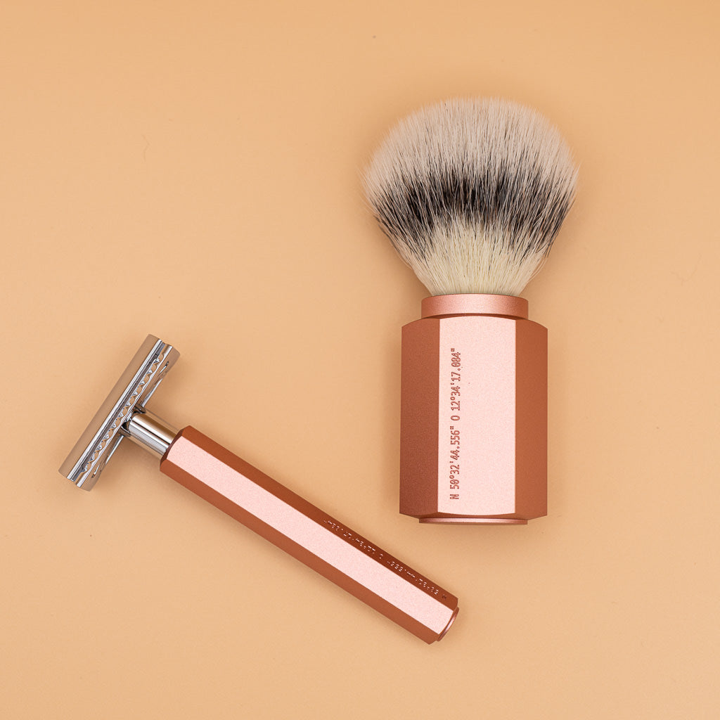 MÜHLE Hexagon Sunrise Detailaufnahme mit den Koordinaten der MÜHLE Manufaktur 