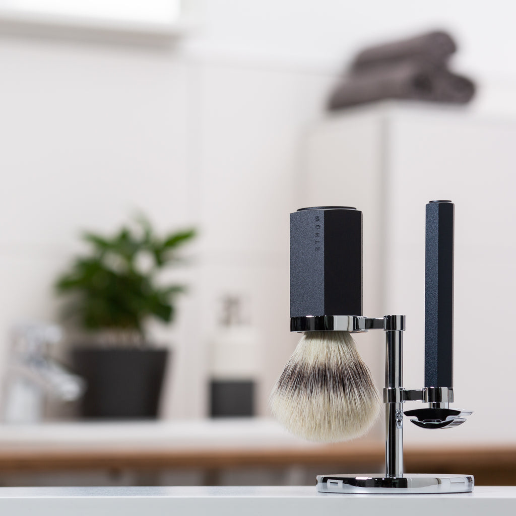 MÜHLE Hexagon Rasierset Graphite im Bad