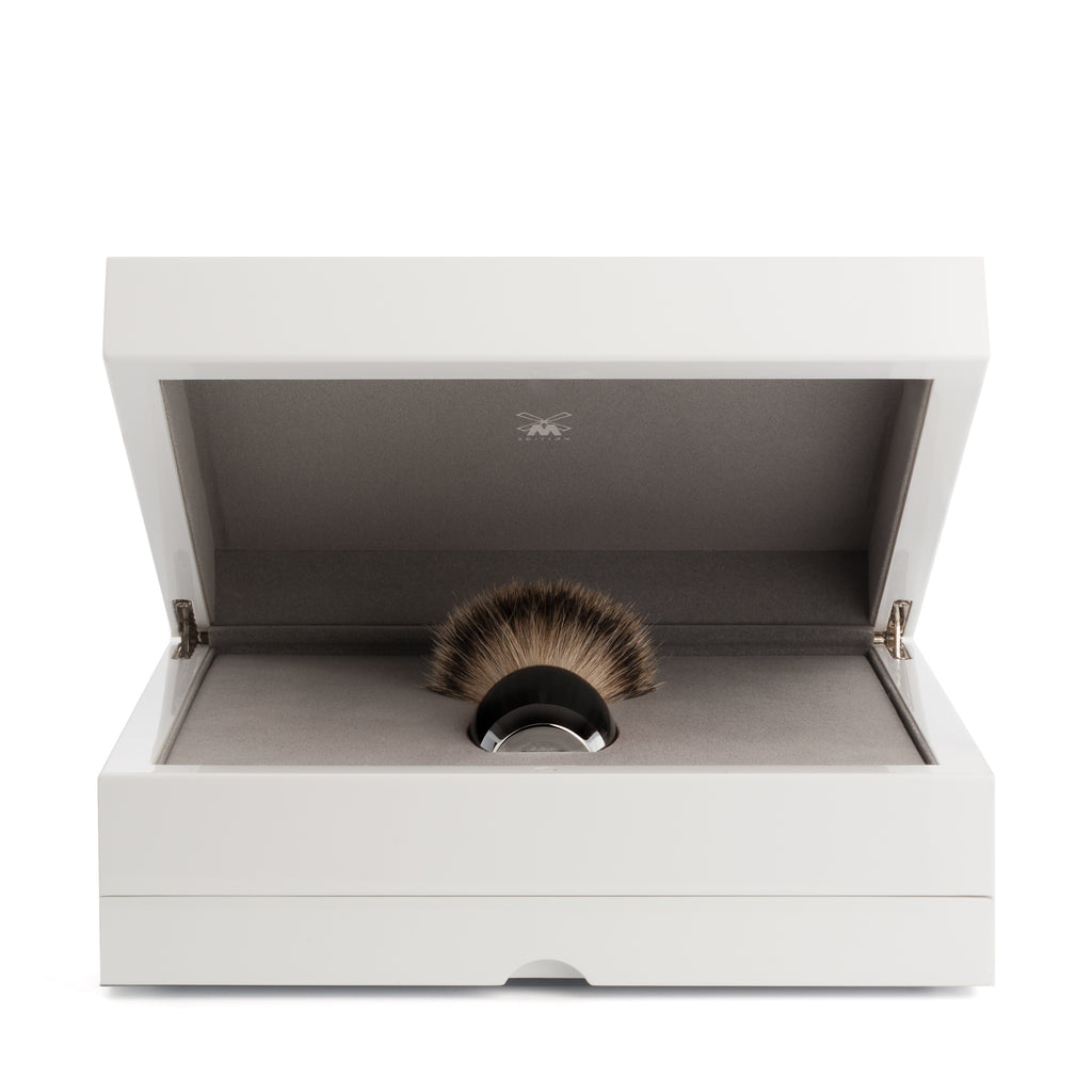 MÜHLE Editionsverpackung für den Rasierpinsel aus Carbon