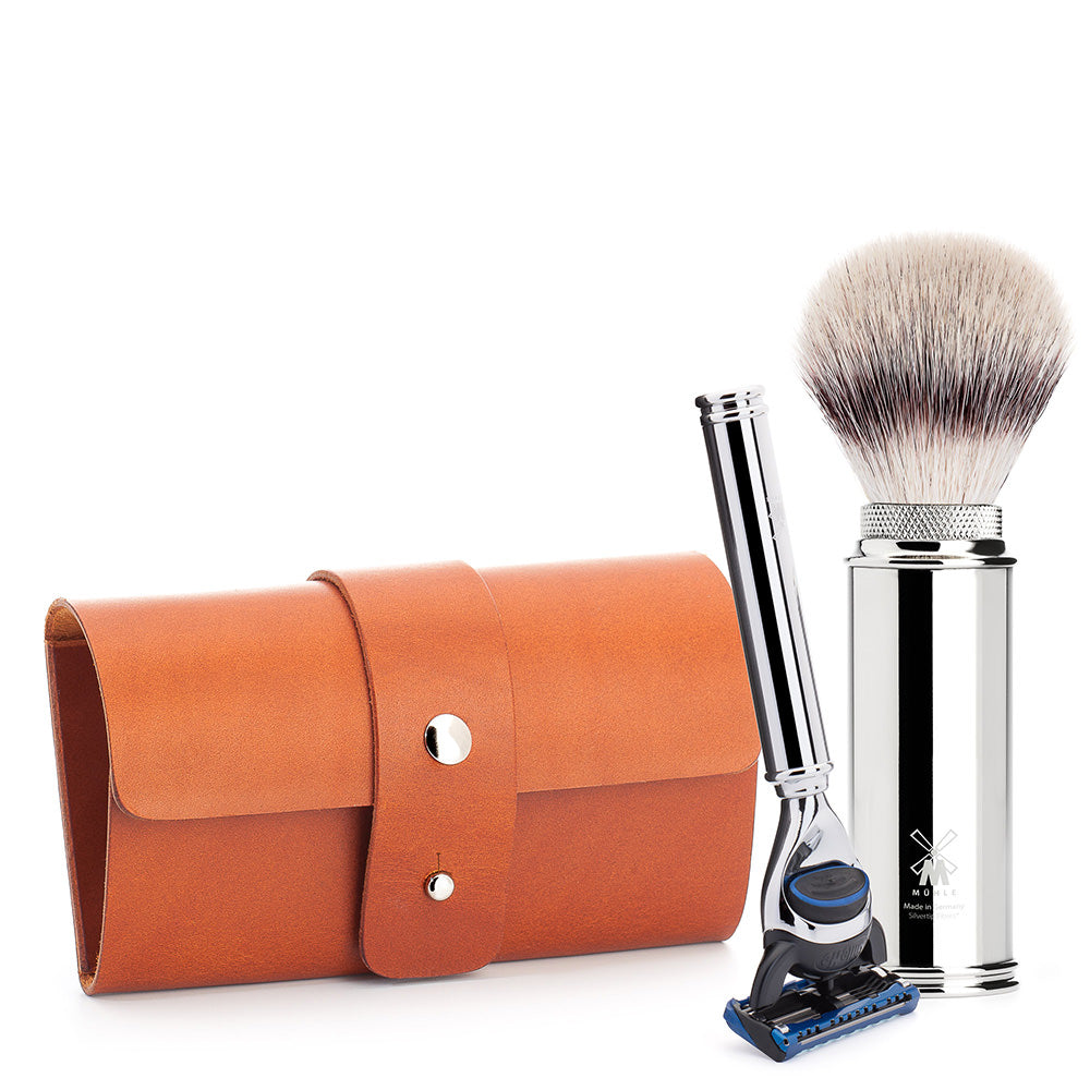kleine Kulturtasche aus Rindsleder mit MÜHLE Rasierer und Rasierpinsel