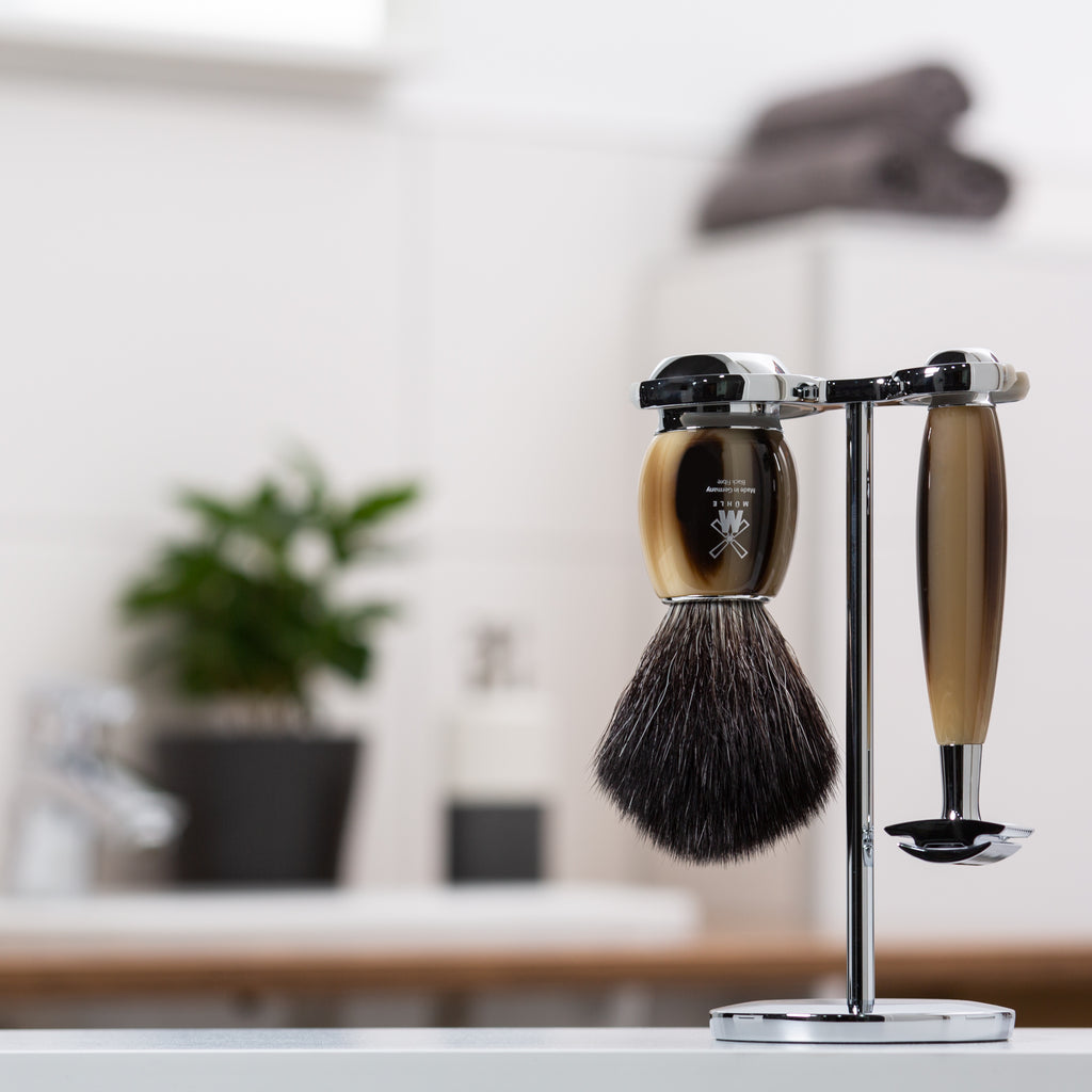 MÜHLE Vivo 3 teiliges Rasierset Edelharz Hornbraun im Badezimmer